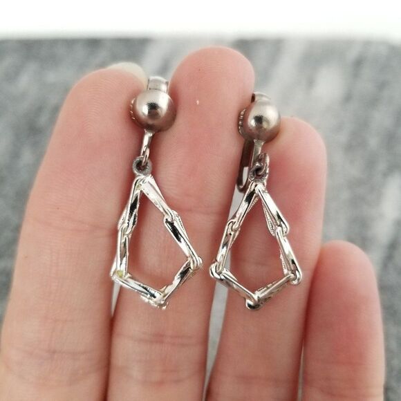 Vintage Silver Tone Dangle Clip On Earrings, Simple Minimal Design, Estate - Picture 1 of 4